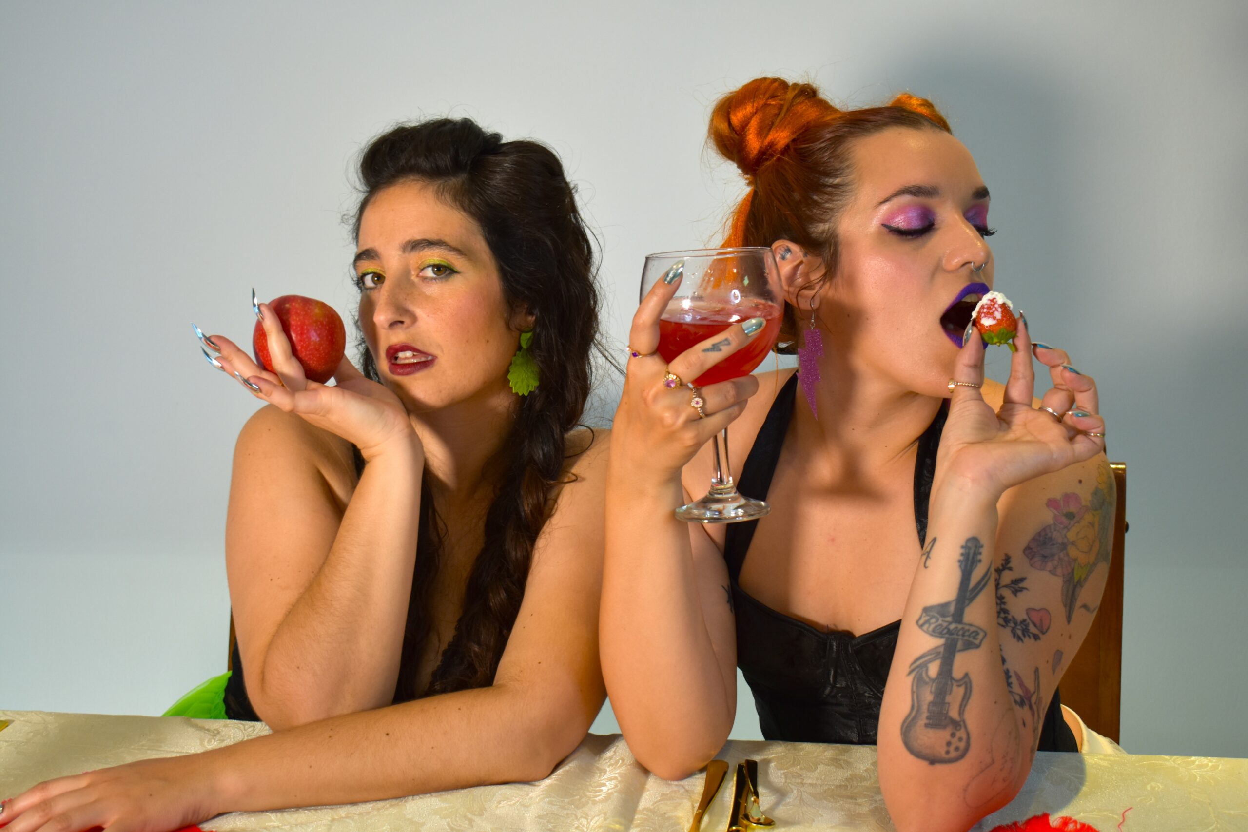 Marta Shanti i Adelyne uneixen forces amb “Vampiressa”: una rumba electrònica d’empoderament i gresca