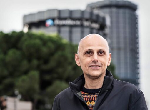 Rafa Burgos posa el focus on ningú s’atrevia: arriba la primera investigació crítica sobre la Caixa