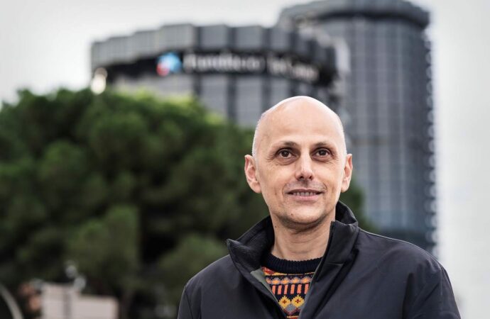 Rafa Burgos posa el focus on ningú s’atrevia: arriba la primera investigació crítica sobre la Caixa