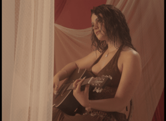 Etèria, el dol que floreix entre el pop i l’electrònica