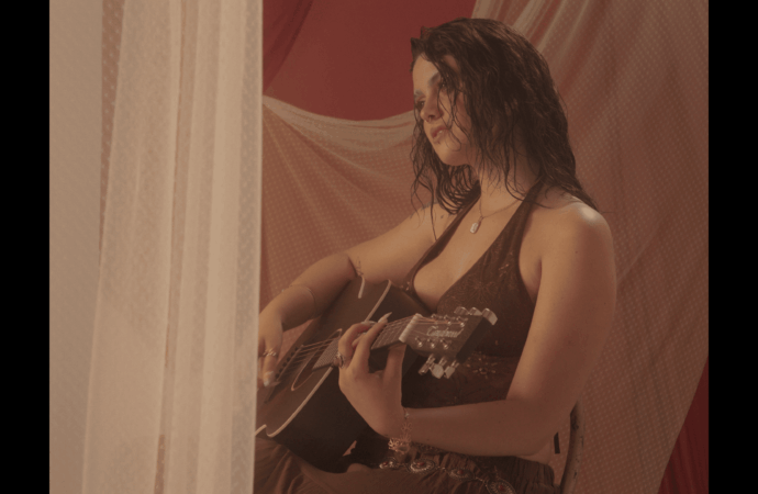 Etèria, el dol que floreix entre el pop i l’electrònica