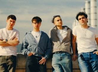 Sant Jordi a tot ritme amb Lluna Plena: Roses, llibres i molta festa