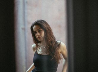 Mariona Escoda ens fa perdre el sentit comú amb “Digue-m’ho tu”