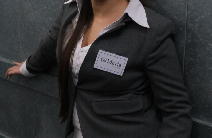 Meri Prata ens avisa dels perills del “LOVE BOMBER” a ritme de ‘disco pop’