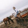 El punt de mira de l’indie català: així sona ‘Tant (+ Outro)’, la joia amb gust de folk americà de Júlia Pascual